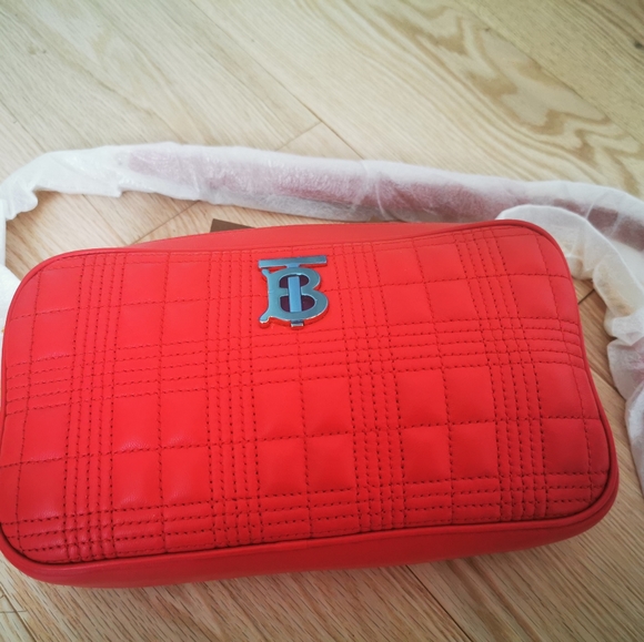 Burberry bright red quilted lamb skin camera bag - Picture 4 of 8